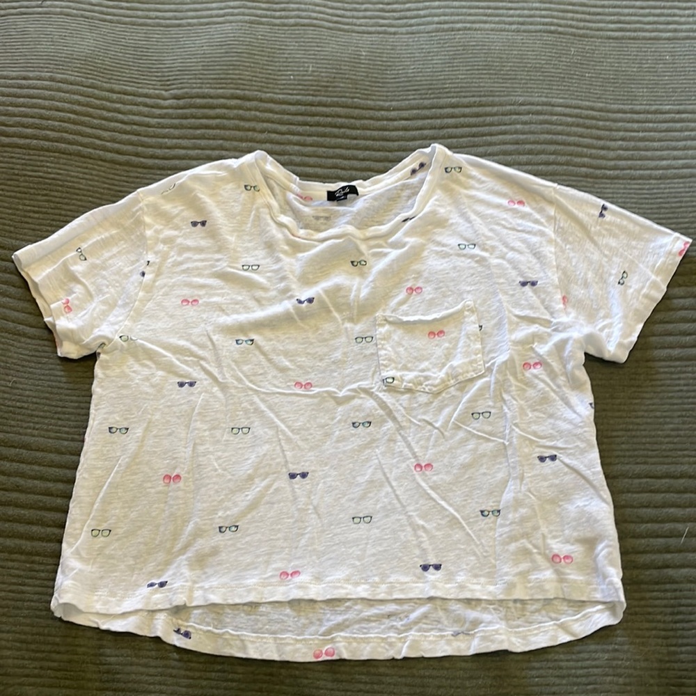 Rails white crop tshirt with sunglasses and a front pocket, size: XS